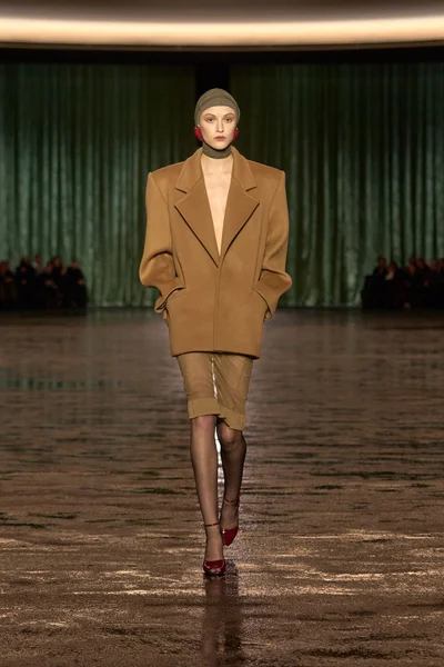 Look 2